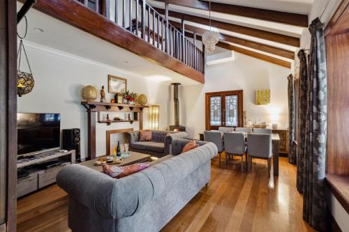 A környék, 750 négyzetméteres, 4 hálószobás Ház 2 fürdőszobával Pemberton területén (Serenity House Pemberton) in Pemberton