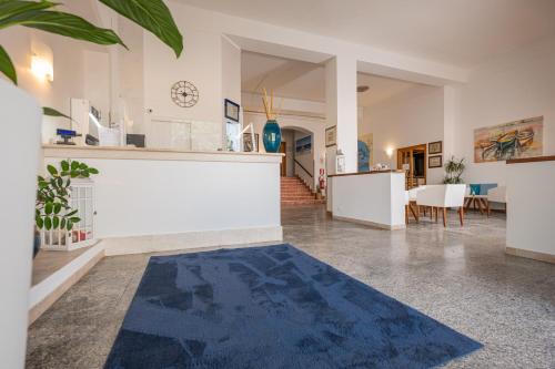 Лобби, Hotel Il Gabbiano in Альгеро