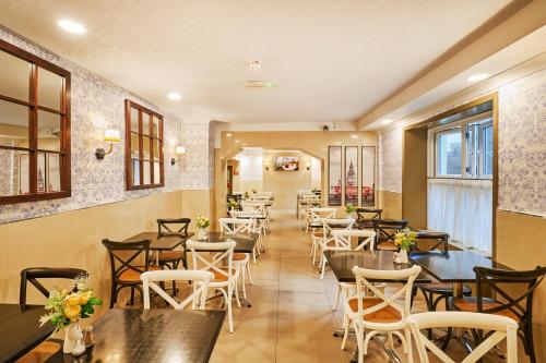 Food and beverages, Hutton Hotel, Victoria London in Westminster