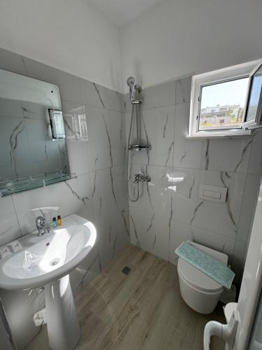 Double Room with Balcony image 1