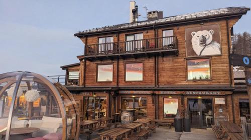 . Orso Bianco Hotel & Chalet