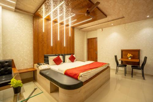 20 bedrooms, 30 beds