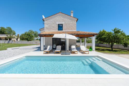 Villa Tonka by Villsy - Accommodation - Valtura
