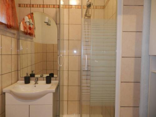 Studio climatisé, 4 couchages, proche plage et commerces - Bormes-les-Mimosas - FR-1-251-737, Борм-ле-Мимоза (фото 5)