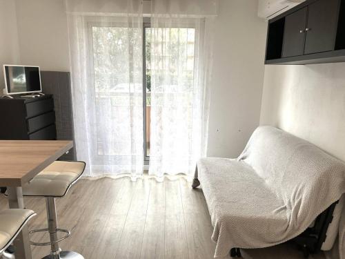 Studio climatisé, 4 couchages, proche plage et commerces - Bormes-les-Mimosas - FR-1-251-737, Борм-ле-Мимоза (фото 6)