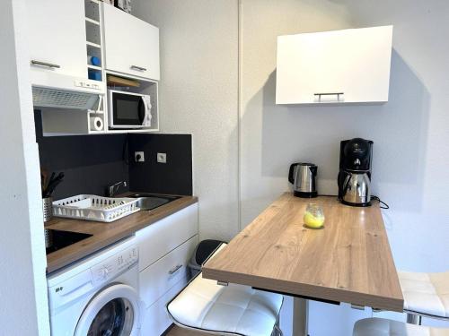 Studio climatisé, 4 couchages, proche plage et commerces - Bormes-les-Mimosas - FR-1-251-737, Борм-ле-Мимоза (фото 7)