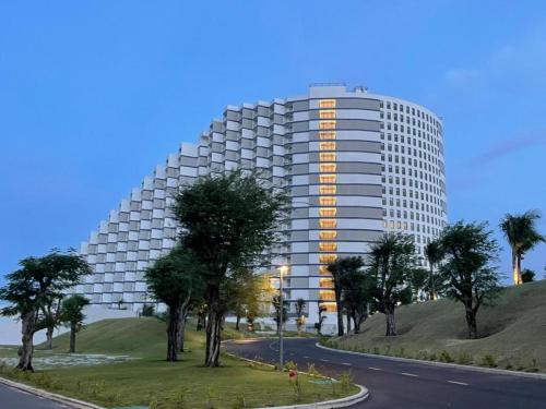 Happy Beach Seaview Hotel - The Arena Cam Ranh Resort