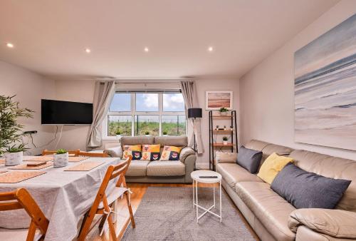 Dunluce Park 4 - Portrush by the Sea