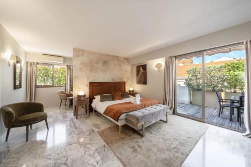 Cannes Luxury Rental - Penthouse - Tap to explore photos