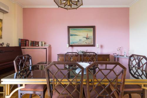 Spacious Apt Next to Marina Flisvo, Ateny (zdjęcie 4)