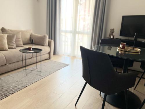 One-Bedroom Apartment image 10