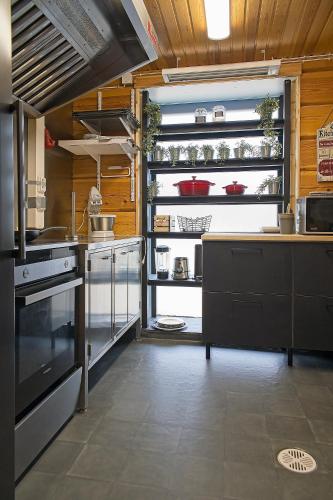 Kitchen, Pytkyn Kamppa in Syote