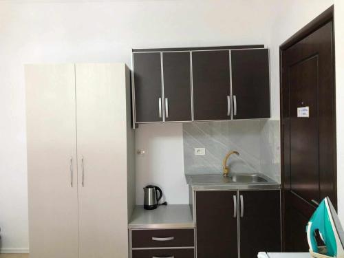 Double Room with Balcony room in BerdHill Rooms Sarandë