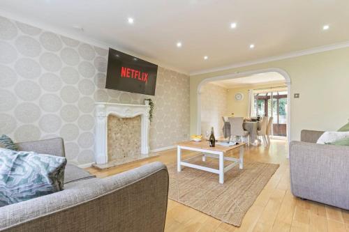 Perfect Contractor Stay - Sleeps 6 - FREE Parking gîte à louer holiday inn airport