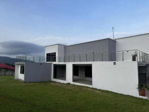 Viesnīcas āriene, Krotia Lodge Atimpoku in Kpong