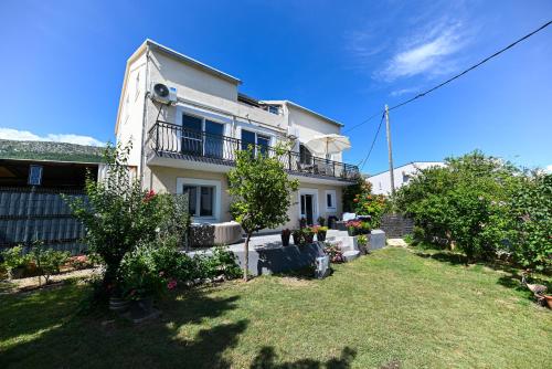 Buitenkant, Apartmani Dolores in Kastela