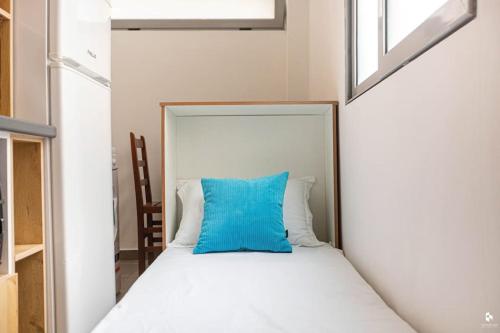 One-Bedroom Apartment image 10