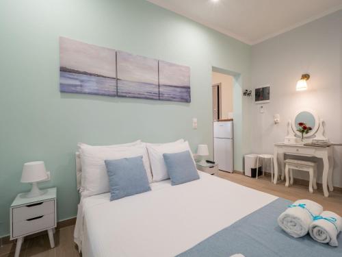 Sole Apartments - near Corfu Port 4