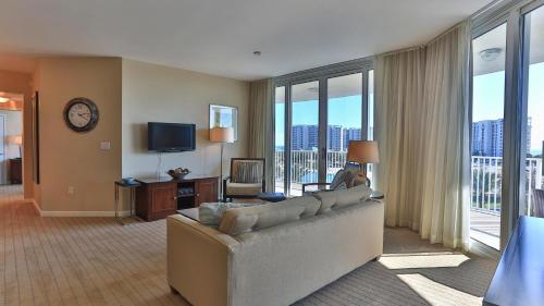 Palms of Destin 2517 Luxury in the heart of Destin!