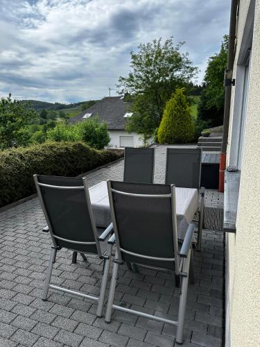 ระเบียง/ชานเรือน, Ferienwohnung Eifel-Ring in ซีเบนแบช