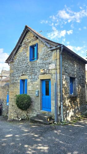 La petite maison bleue gîte à louer Mouret