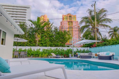 Gorgeous Renovated Pool Villa, 3 min walk to Ocean, Villa Eucalypta in Fort Lauderdale, USA