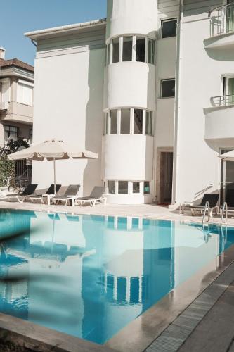 Doc's Boutique Hotel Kemer - Tap to explore photos