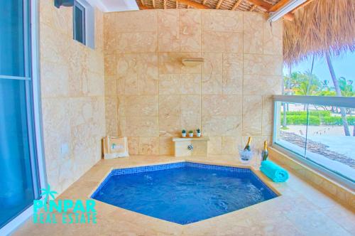 . Villa Blanca Beach Club