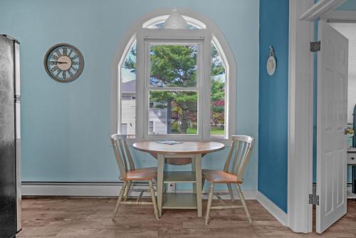 Charming South Haven Condo Less Than 1 Mi to Beach! in South Haven, USA