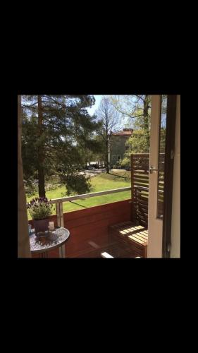 Private room with balcony in shared Design apartment 8 minutes away from center and exactly In front of the metro station, Helsinki (photo 6)