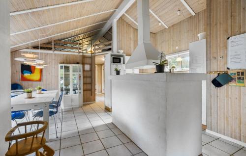 Kitchen, Lovely Home In Ringkøbing With Sauna in Kryle