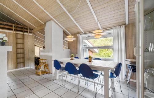 Kitchen, Lovely Home In Ringkøbing With Sauna in Kryle