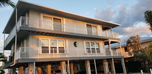 137 LeSerra Lane in Islamorada, USA