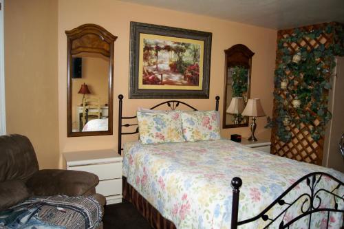 Standard Queen Room