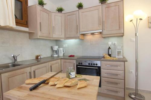 2 bedrooms, 4 beds