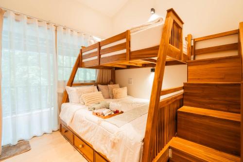ซูพีเรีย บราวน์ (Superior Brown Room)