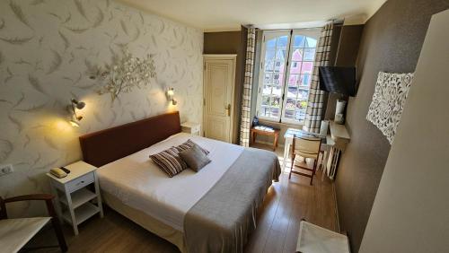 Hotel Les Deux Magots - image 6