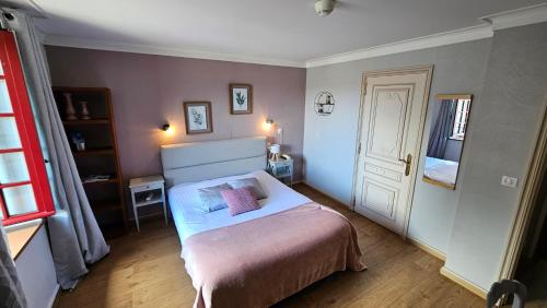 Hotel Les Deux Magots - image 12