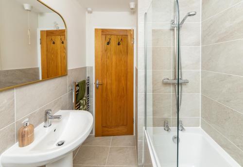 Central Birmingham Luxury House, Sleeps 6 people - 10 mins from Solihull NEC, JLR, BHX Airport, Resorts World, Birmingham (fotografie 7)
