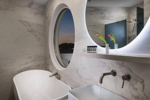Acropolis Junior Suite - image 11