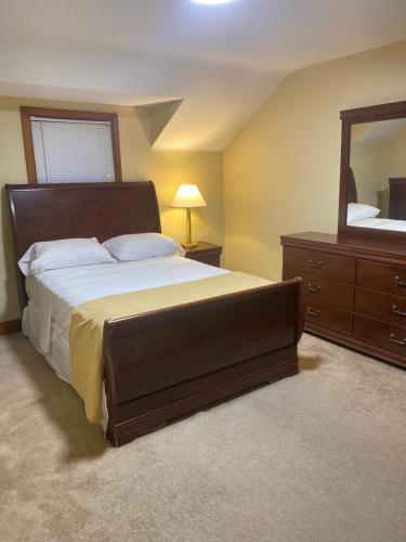 Modern Guest in Niagara Falls, USA
