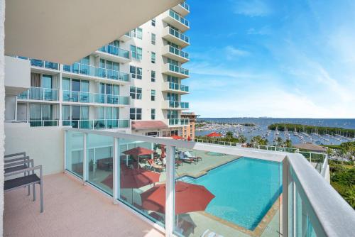 Fabulous 2 bedroom in Heart of Grove in Miami, USA