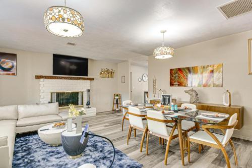 Hot Tub and Sauna Dewey Getaway with Community Perks in Prescott Valley