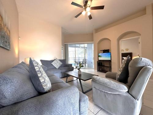 Amazing Villa 4Bd with Pool in a gated comm, 160 villa in Haines City, USA