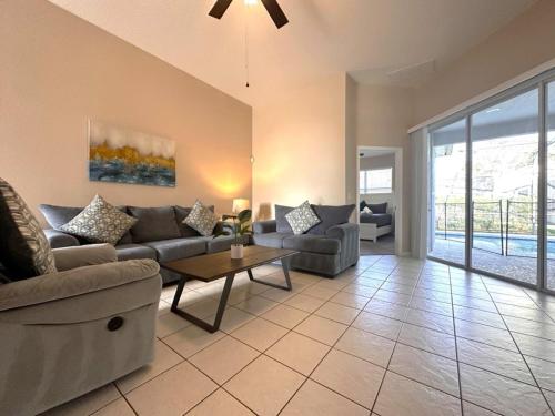Amazing Villa 4Bd with Pool in a gated comm, 160 villa in Haines City, USA