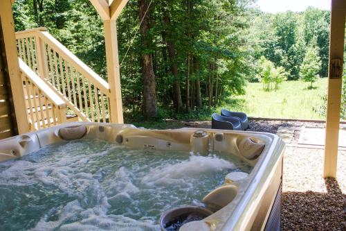 Bear Creek Luxury Estate in Jasper, USA