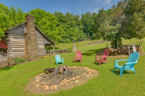 Ferrum Rustic Cabin in the Valley w/ Fire Pit in Vūlvaina (VA)