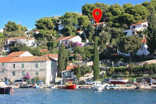 Apartments by the sea Maslinica Solta - 772