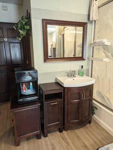 Walkable Uptown area, King Suite, Quiet and Private in Charlotte, USA