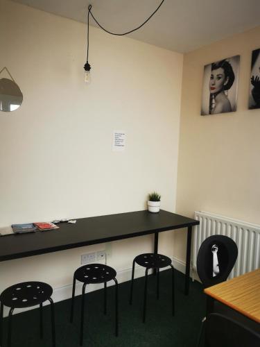 Botanic Avenue Hostel less than a mile from the City Centre near ที่ว่าการเมือง